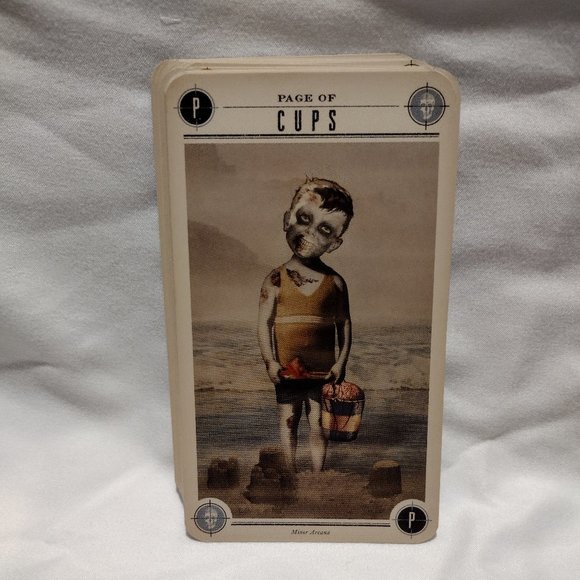 The Zombie Tarot: An Oracle of the Undead - Picture 8 of 13